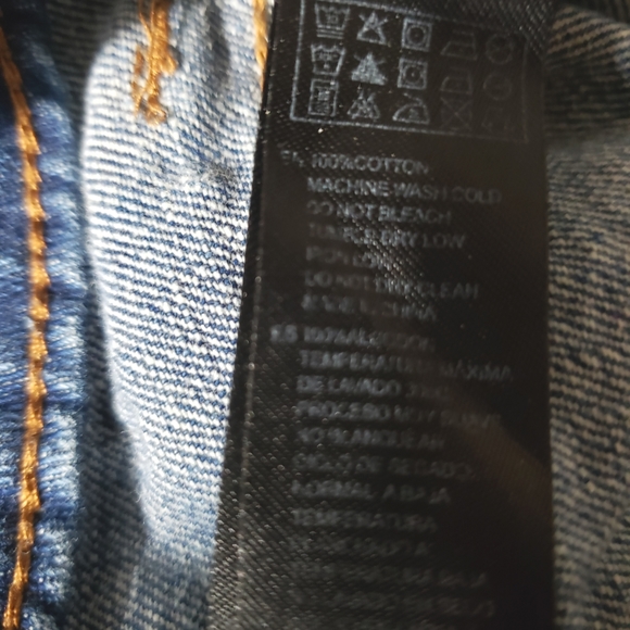 Forever 21+ Distressed Shorts - Picture 4 of 4